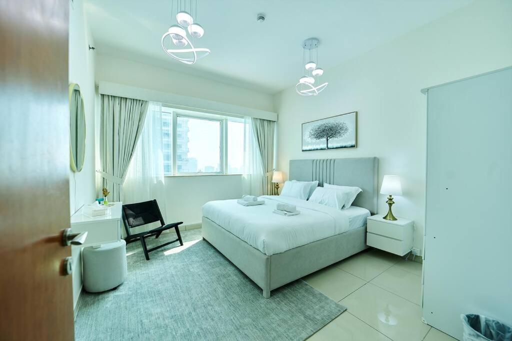 Svizona's 2br In Marina Apartment *
